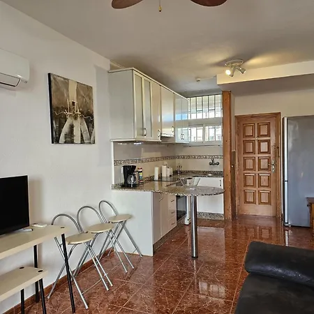Barbados Tirajana Two Bedroom דירה *